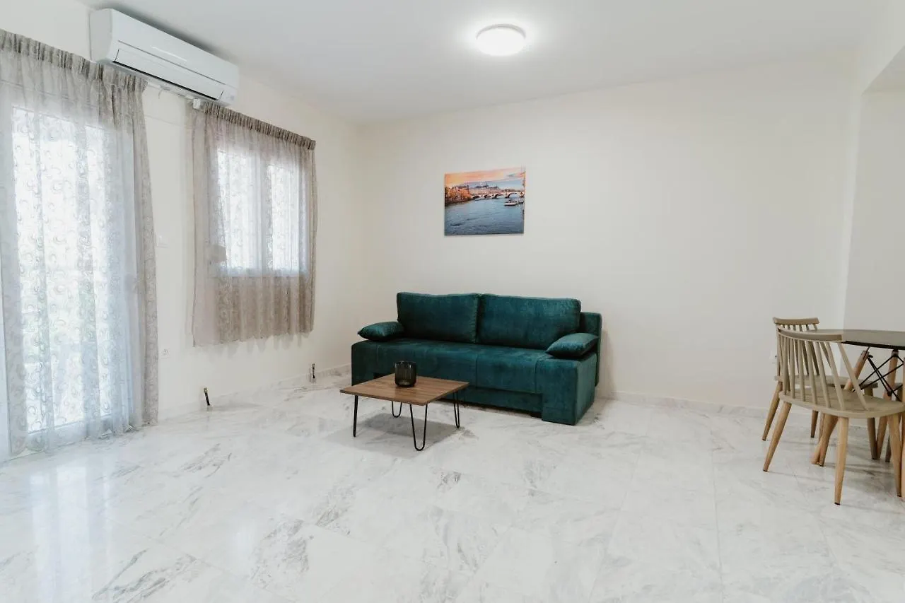 Blue And White Luxury Suites Nea Kallikrateia