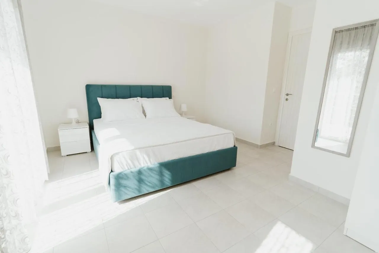 Blue And White Luxury Suites Nea Kallikrateia Ξενοδοχείο με διαμερίσματα