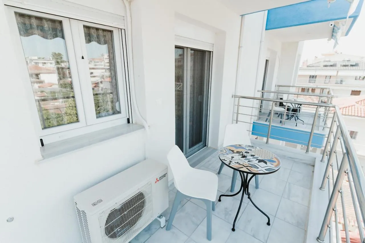 Blue And White Luxury Suites Nea Kallikrateia Ξενοδοχείο με διαμερίσματα